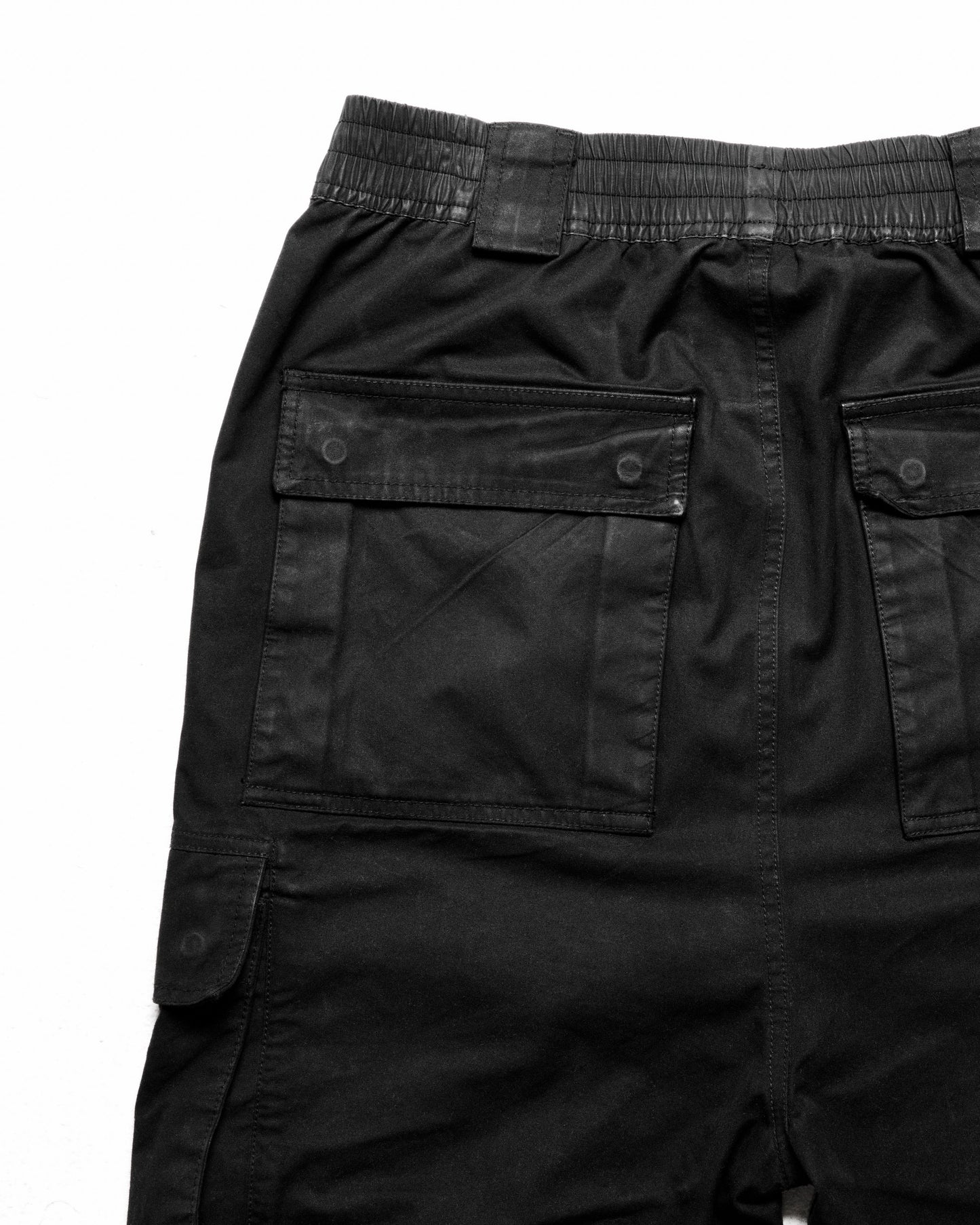 HANGING 3D POCKET SHORT