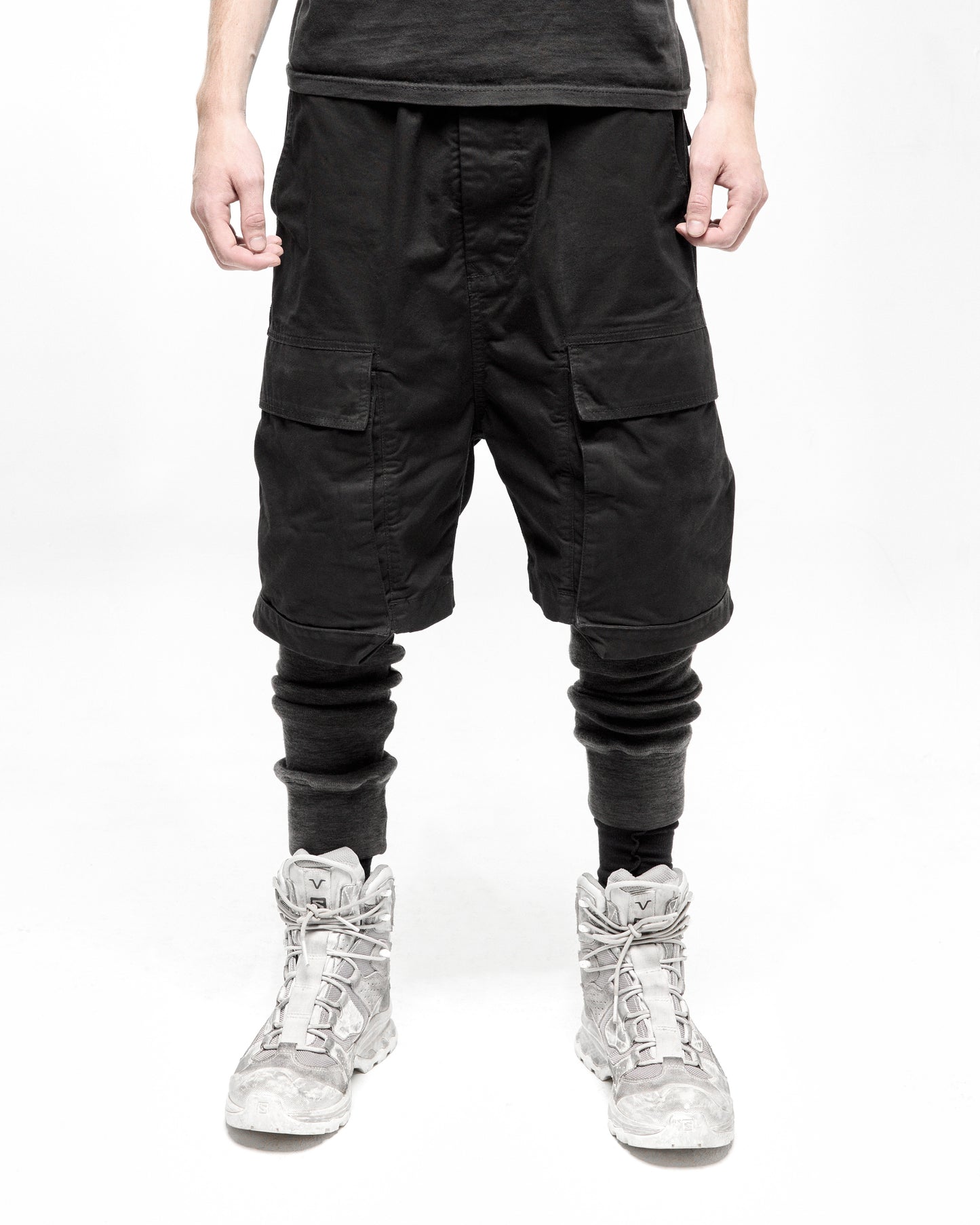 HANGING 3D POCKET SHORT