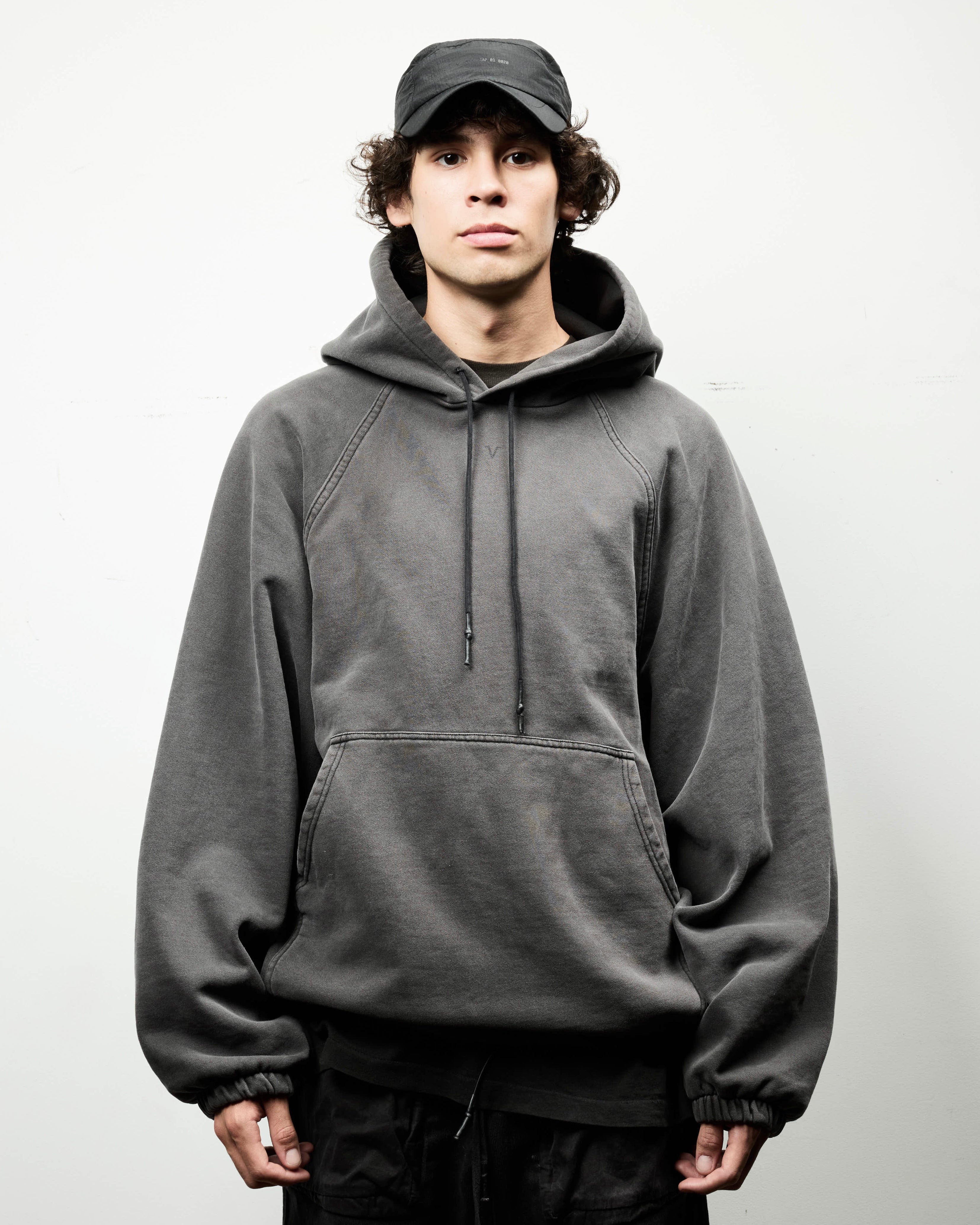 OVERSIZED RAGLAN HOODIE