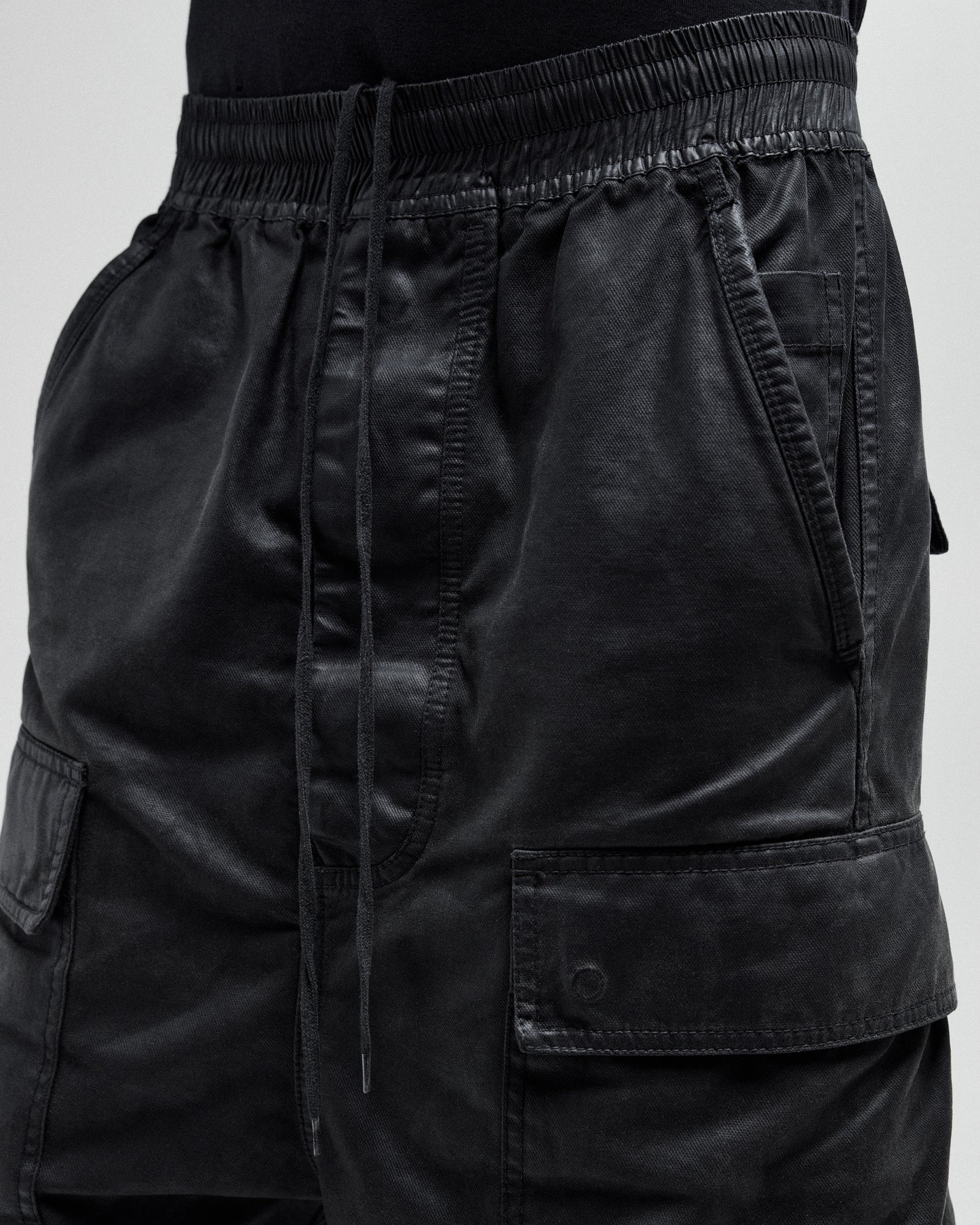 WAXED CARGO SHORTS